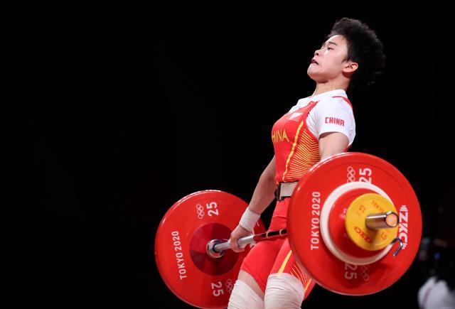 pg旗舰站-湖南名将侯志慧举起第二金：“留守儿童”的绝地反击